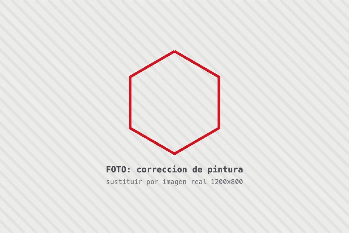 Pulido de corrección de pintura sobre la aleta de un deportivo en Detailing Coche, Alcobendas